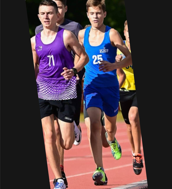 Biegający sportowcy